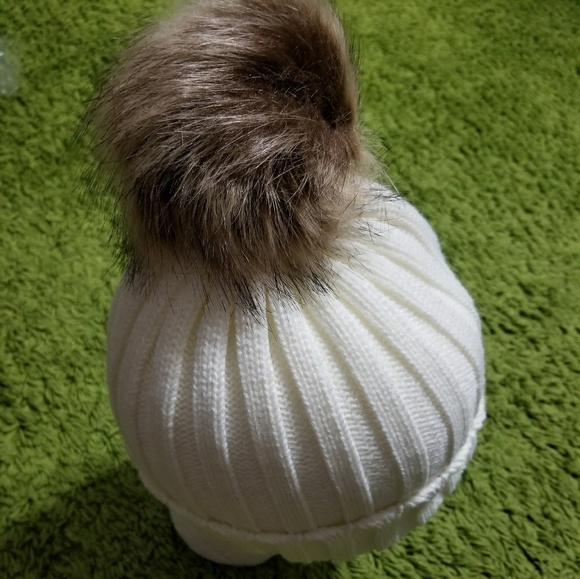 Cream Pom Pom Hat - Picture 3 of 3